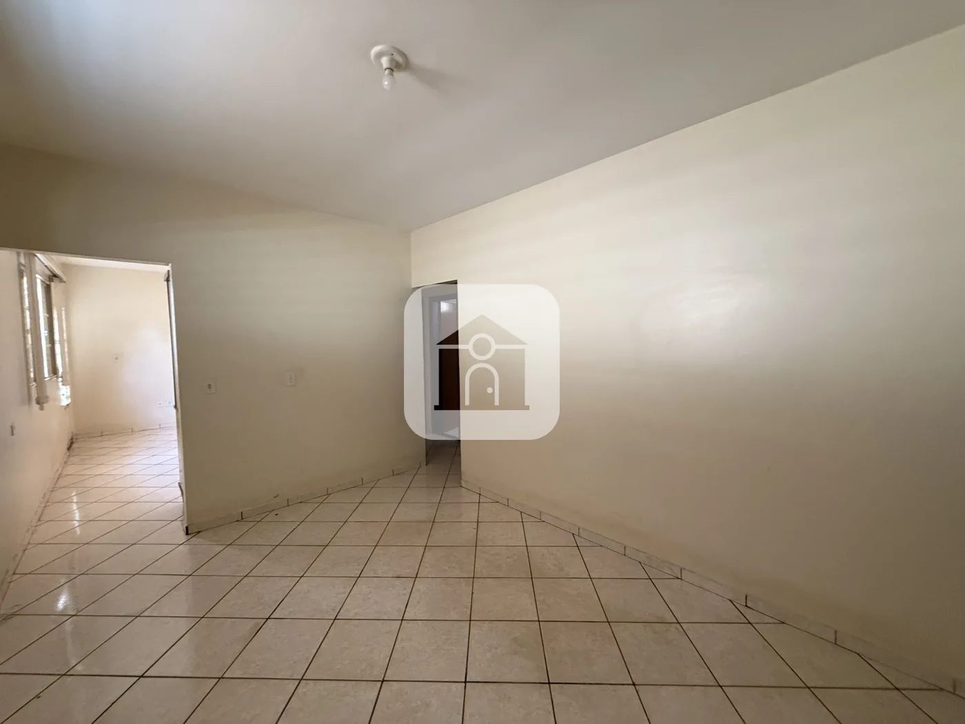 Alugar Casa / Padr&atilde;o em Uberl&acirc;ndia R$ 2.400,00 - Foto 5