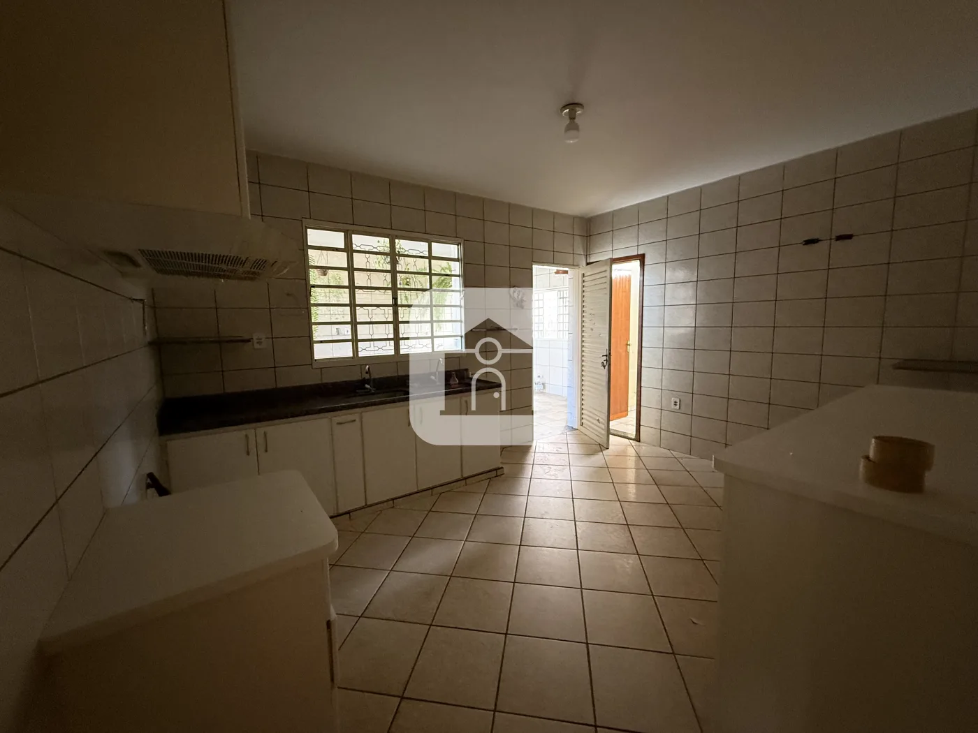 Alugar Casa / Padr&atilde;o em Uberl&acirc;ndia R$ 2.400,00 - Foto 9