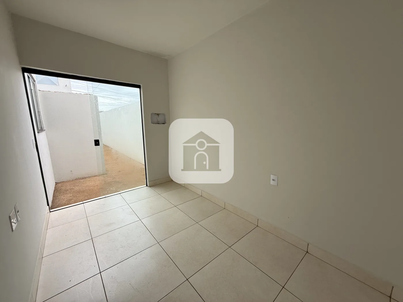 Alugar Casa / Padr&atilde;o em Uberl&acirc;ndia R$ 1.300,00 - Foto 1