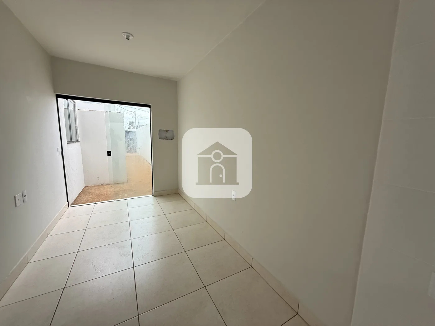 Alugar Casa / Padr&atilde;o em Uberl&acirc;ndia R$ 1.300,00 - Foto 2