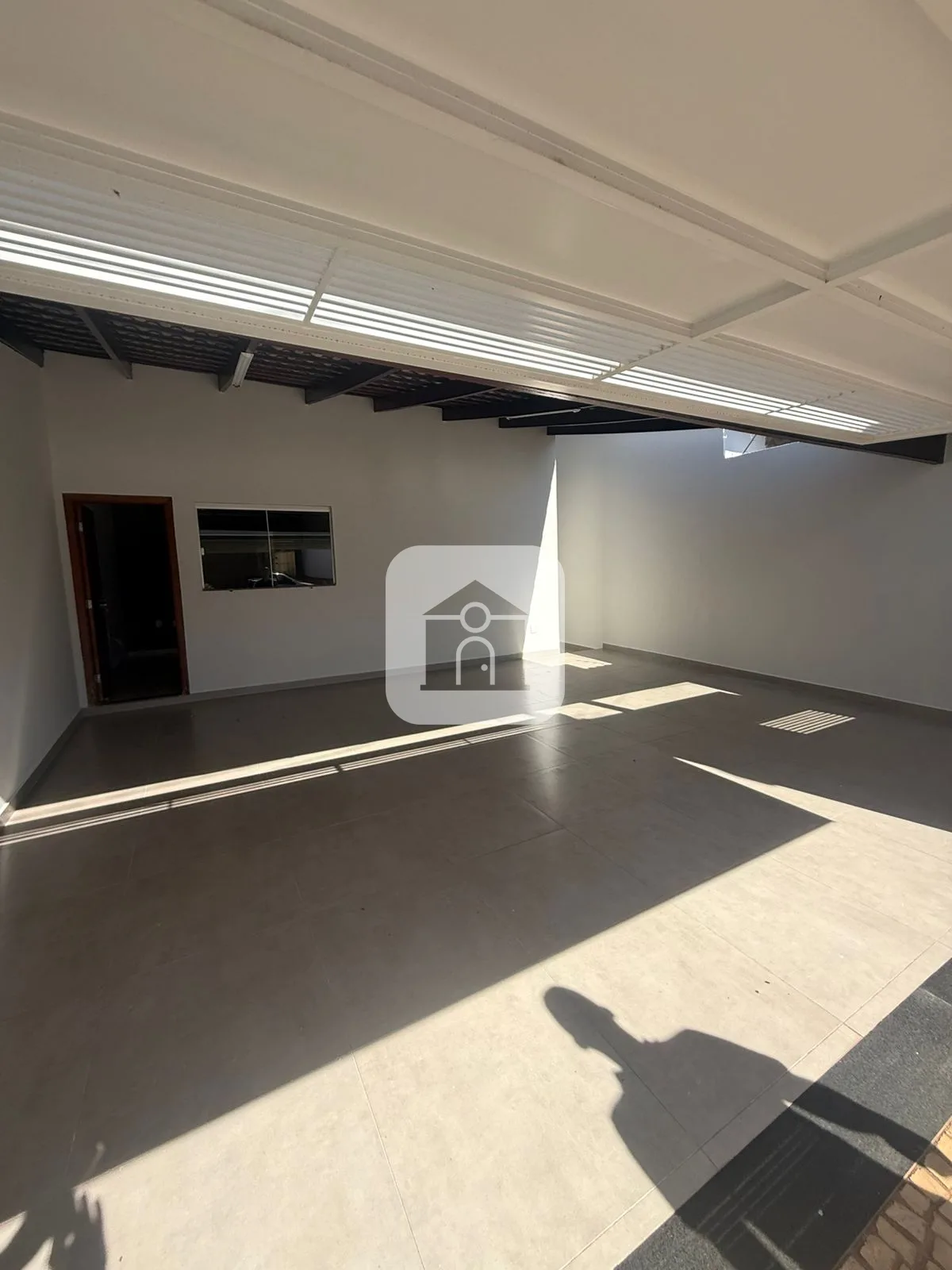 Alugar Casa / Padr&atilde;o em Araguari R$ 2.300,00 - Foto 2