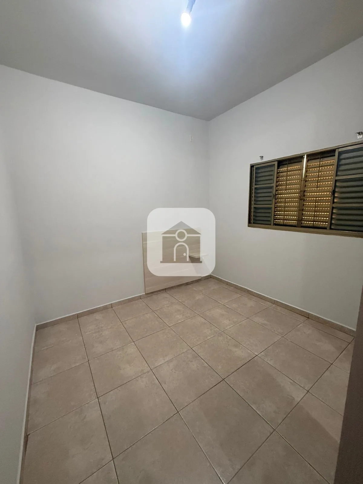Alugar Casa / Padr&atilde;o em Araguari R$ 2.300,00 - Foto 11