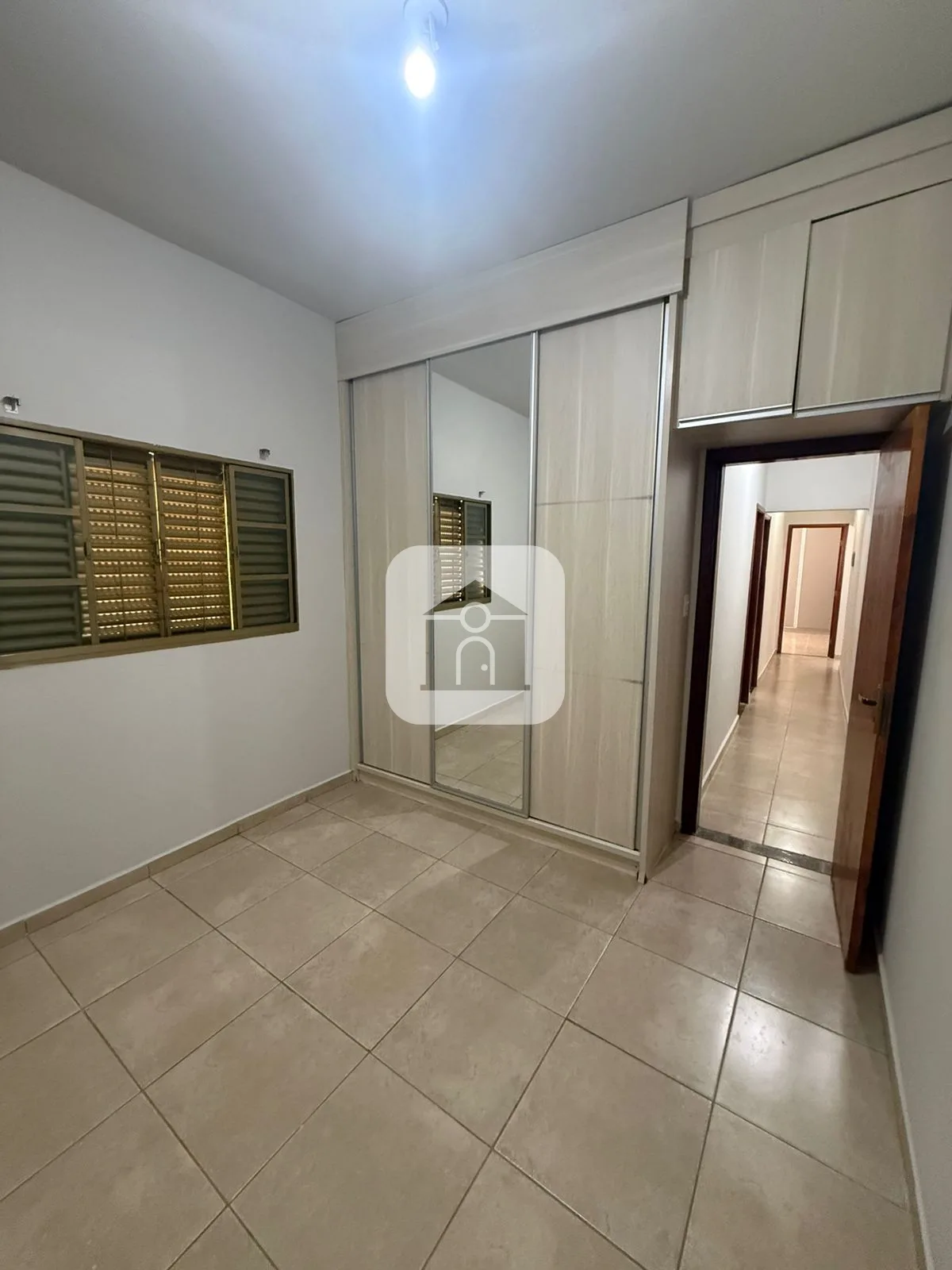 Alugar Casa / Padr&atilde;o em Araguari R$ 2.300,00 - Foto 12