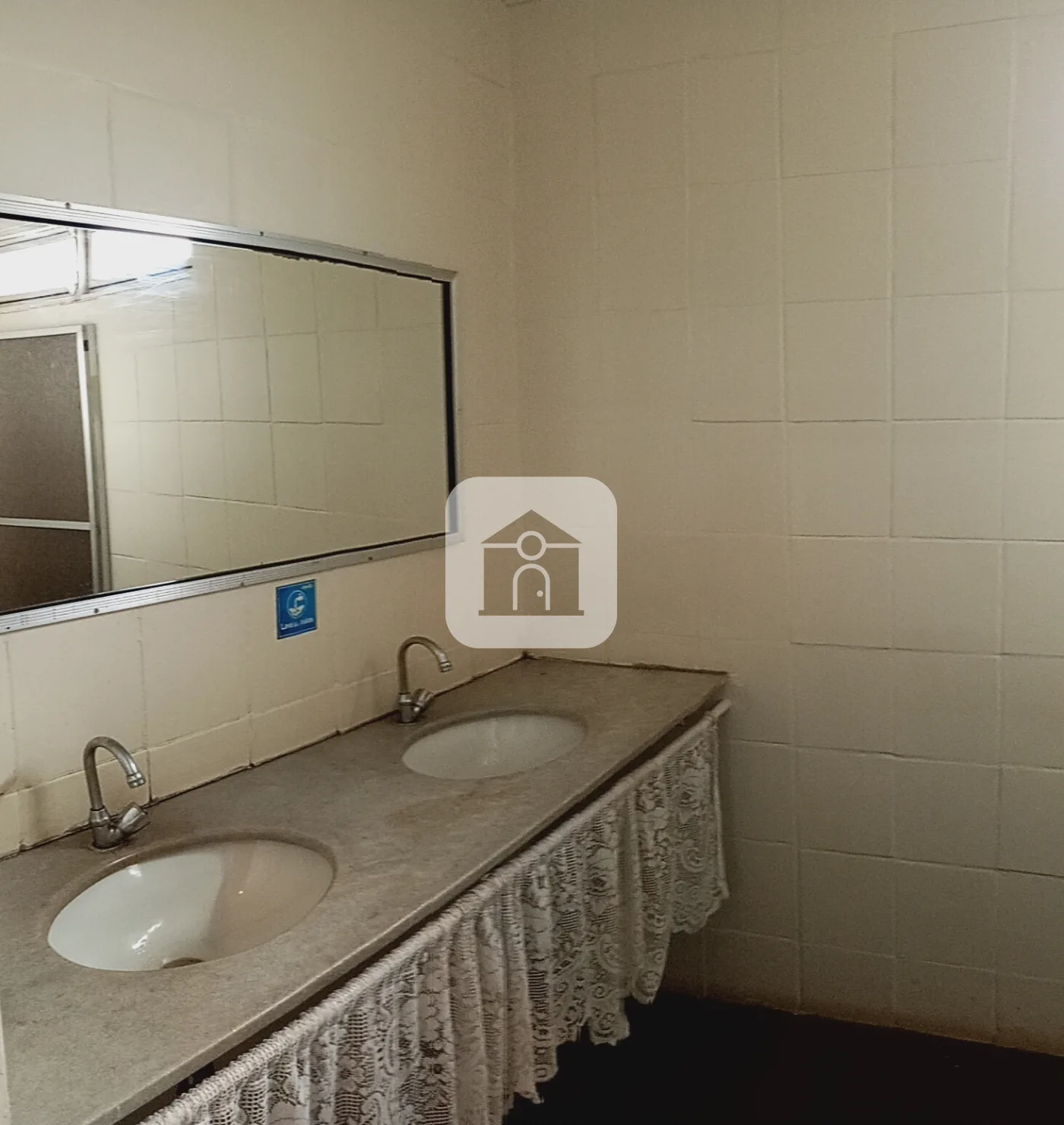 Alugar Comercial / Loja em Uberl&acirc;ndia R$ 4.600,00 - Foto 11