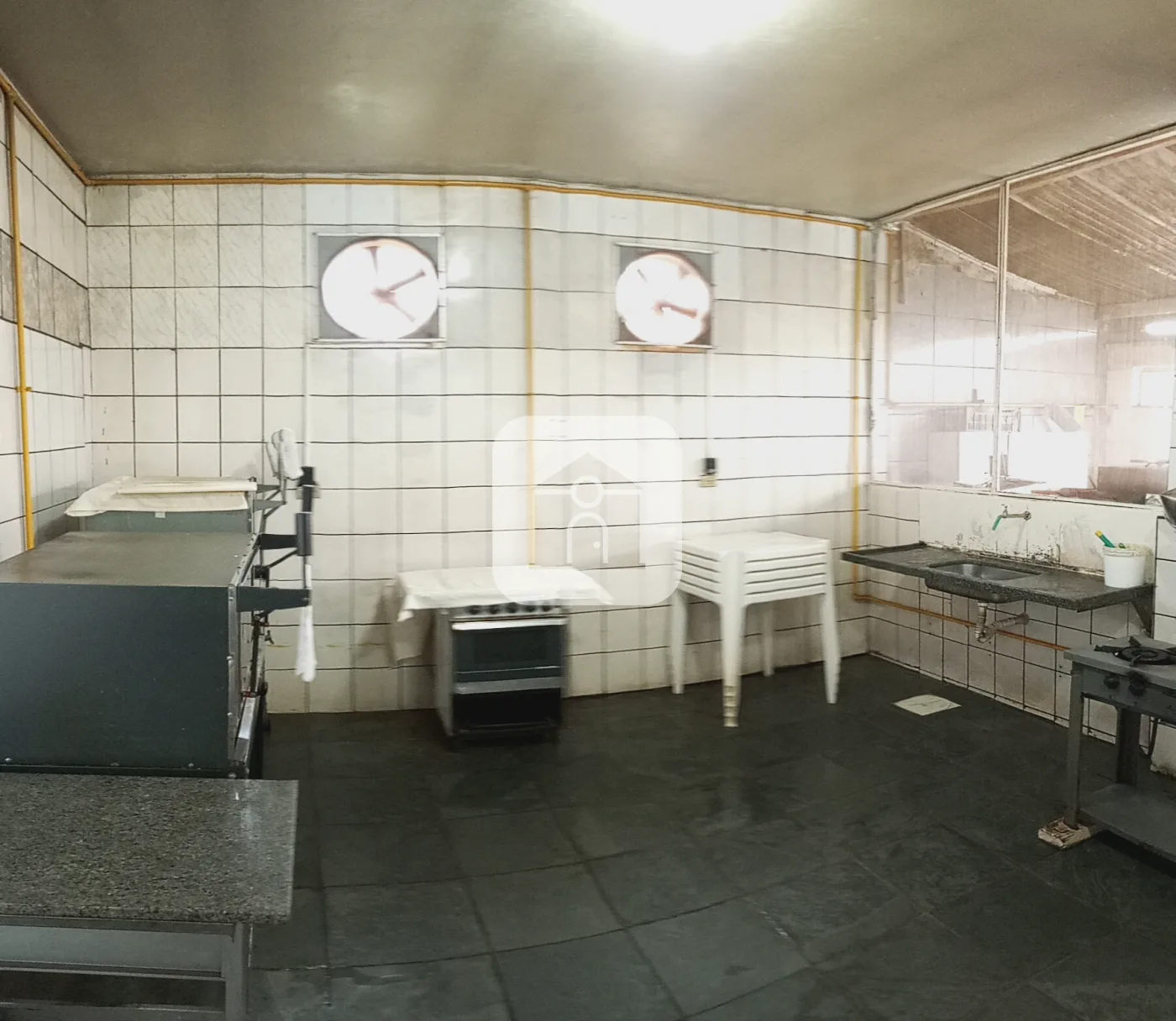 Alugar Comercial / Loja em Uberl&acirc;ndia R$ 4.600,00 - Foto 5