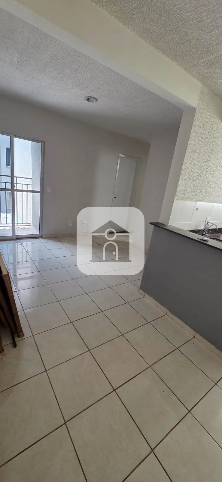 Alugar Apartamento / Padr&atilde;o em Uberlandia R$ 1.100,00 - Foto 3