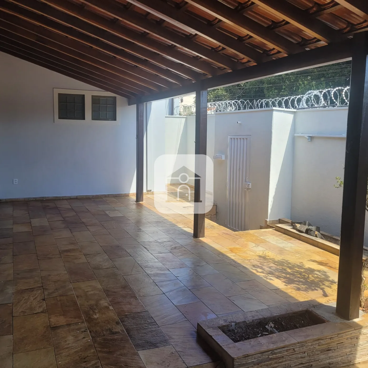 Alugar Casa / Padr&atilde;o em Uberl&acirc;ndia R$ 5.000,00 - Foto 12