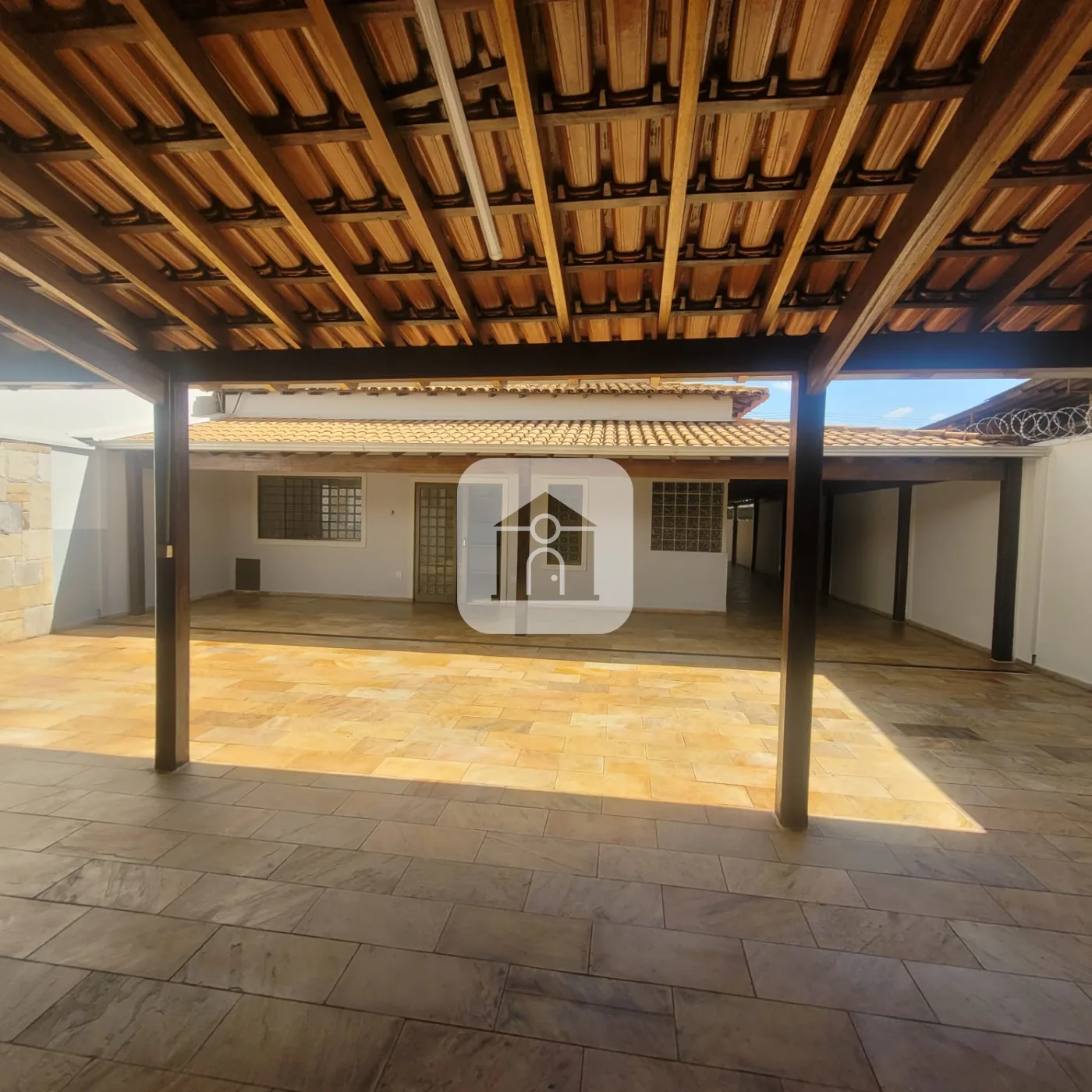 Alugar Casa / Padr&atilde;o em Uberl&acirc;ndia R$ 5.000,00 - Foto 28