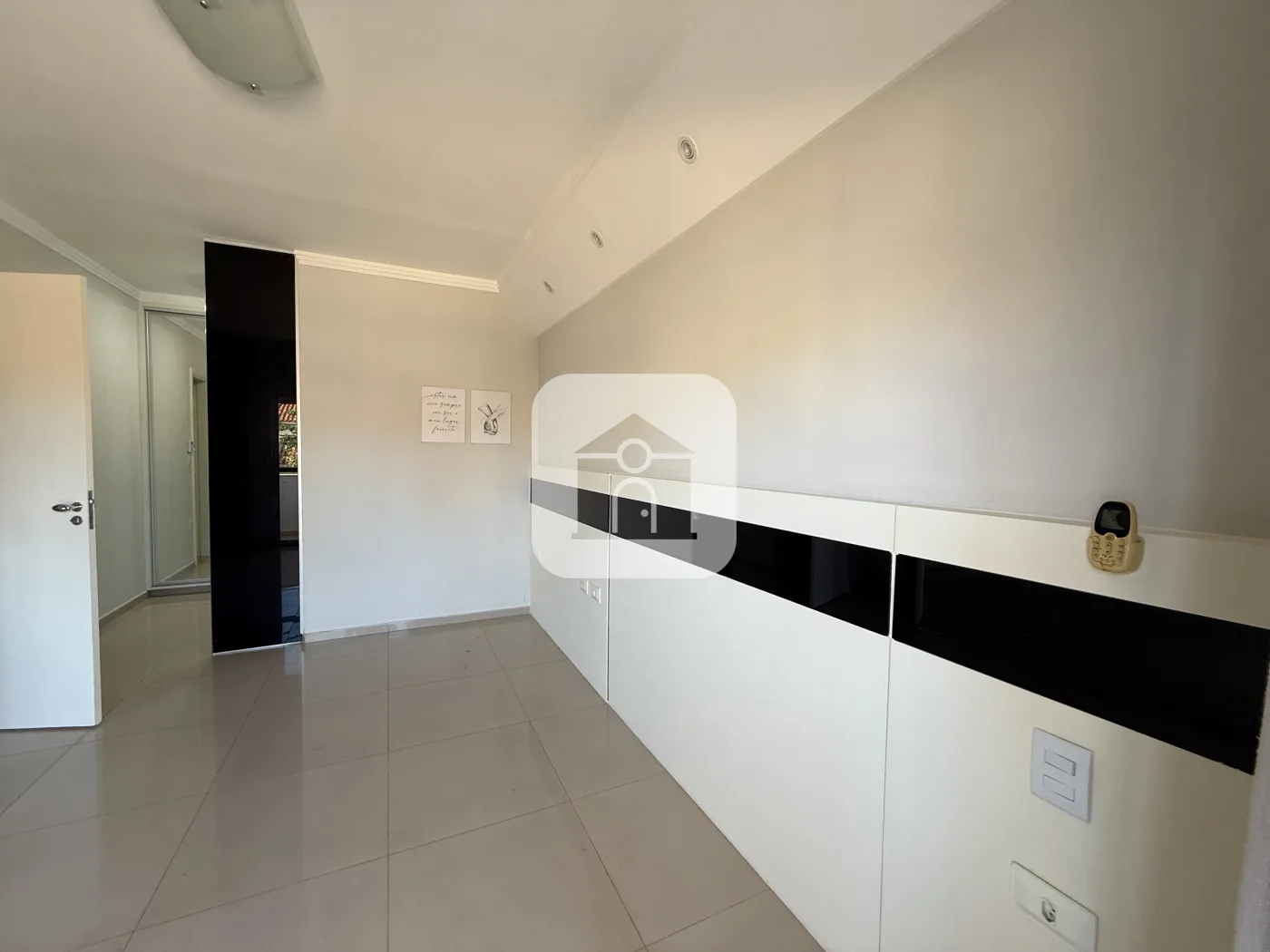Alugar Comercial / Casa Comercial em Uberl&acirc;ndia R$ 6.000,00 - Foto 3