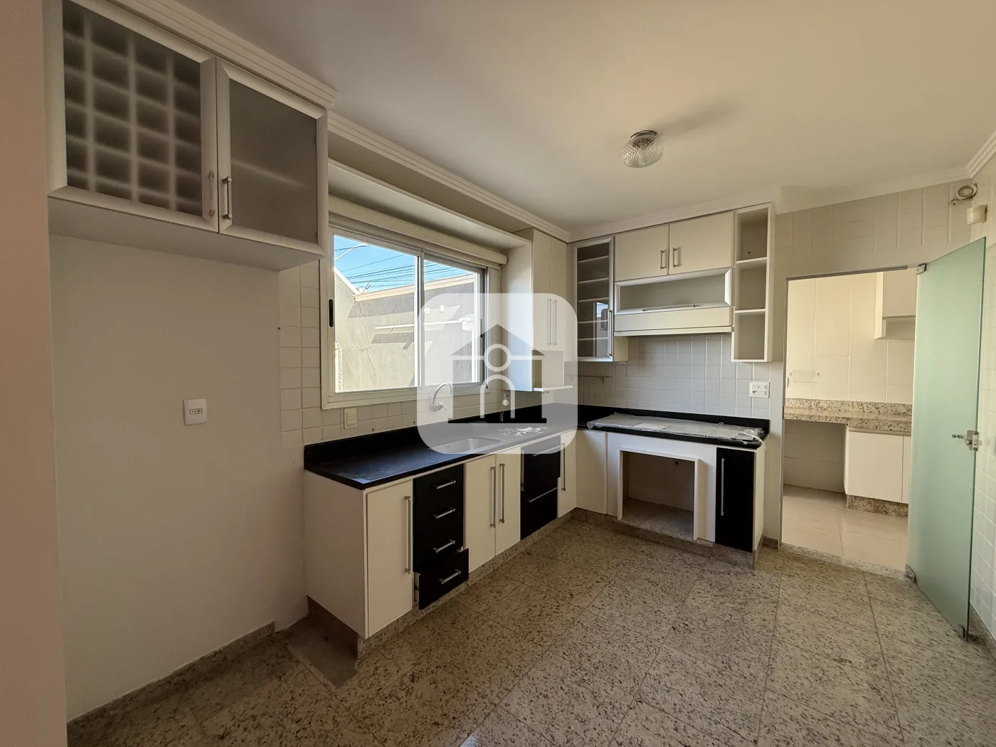 Alugar Comercial / Casa Comercial em Uberl&acirc;ndia R$ 6.000,00 - Foto 19