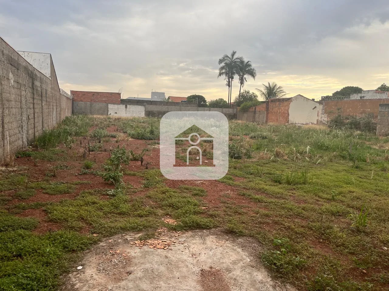 Comprar Terreno / Padr&atilde;o em Araguari R$ 765.000,00 - Foto 1