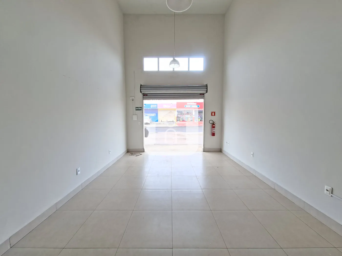 Alugar Comercial / Loja em Uberl&acirc;ndia R$ 1.600,00 - Foto 4