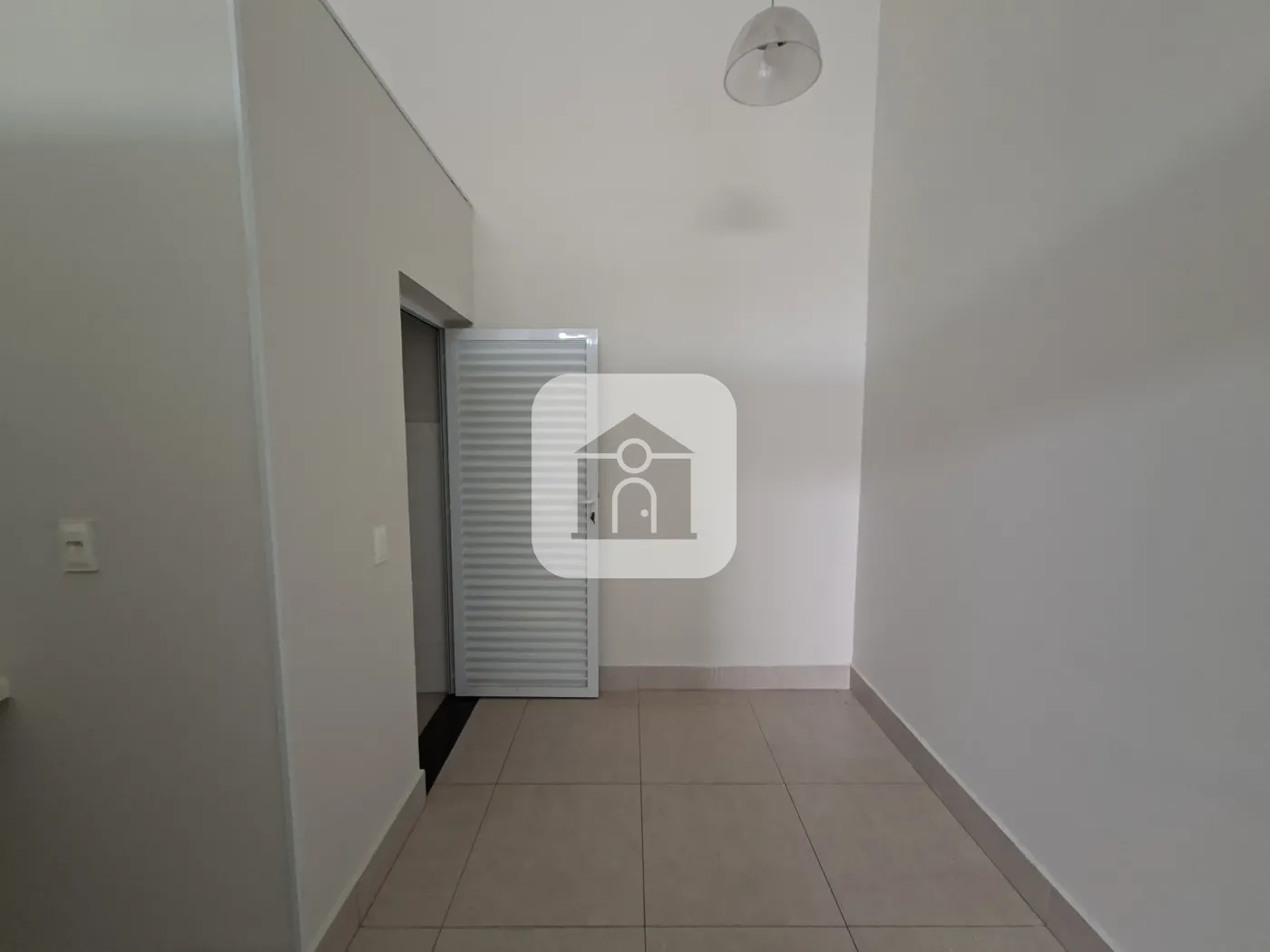 Alugar Comercial / Loja em Uberl&acirc;ndia R$ 1.600,00 - Foto 7