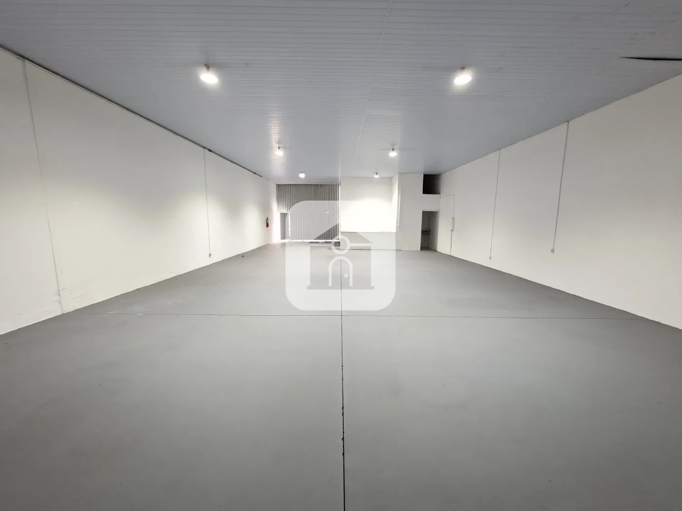 Alugar Comercial / Loja em Uberl&acirc;ndia R$ 3.000,00 - Foto 2