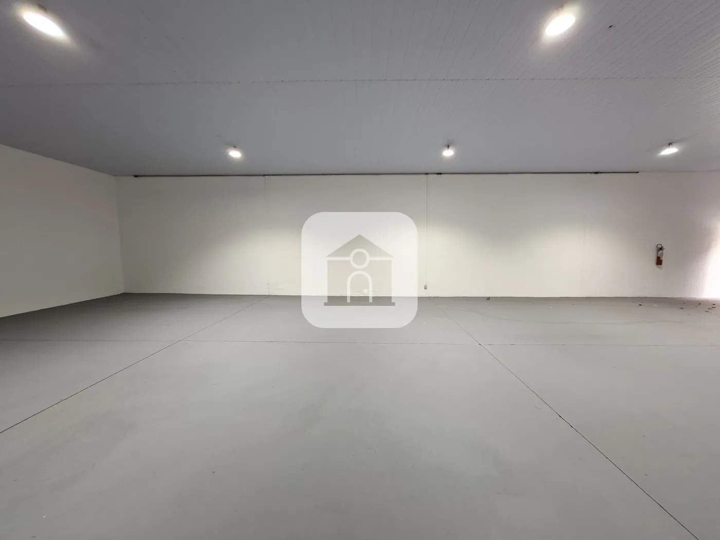 Alugar Comercial / Loja em Uberl&acirc;ndia R$ 3.000,00 - Foto 4