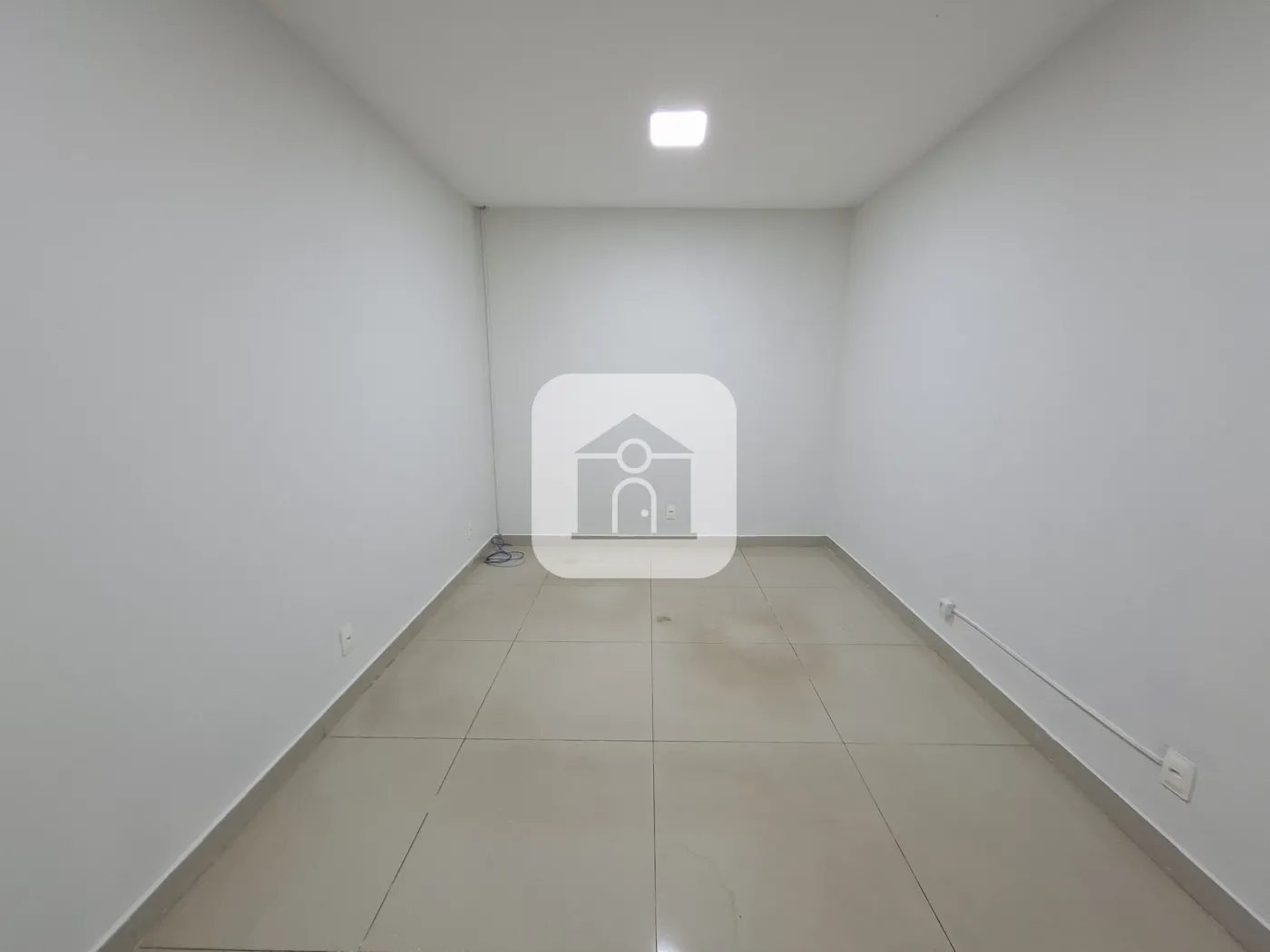 Alugar Comercial / Loja em Uberl&acirc;ndia R$ 3.000,00 - Foto 9