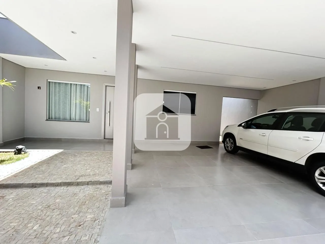 Alugar Casa / Padr&atilde;o em Uberl&acirc;ndia R$ 4.300,00 - Foto 1