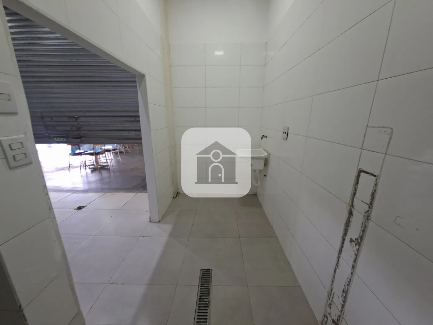 Alugar Comercial / Loja em Uberl&acirc;ndia R$ 1.679,00 - Foto 2