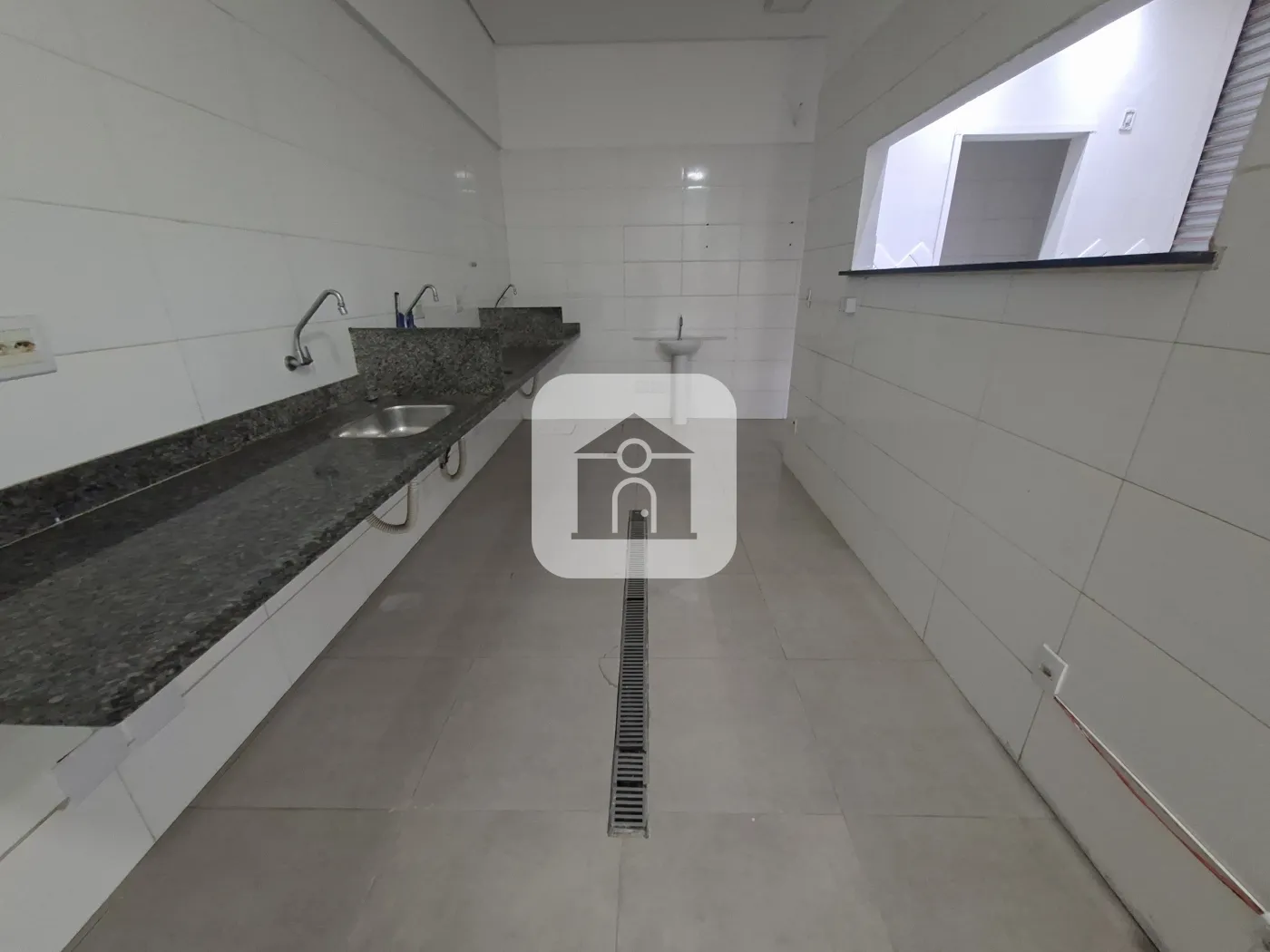 Alugar Comercial / Loja em Uberl&acirc;ndia R$ 1.679,00 - Foto 3