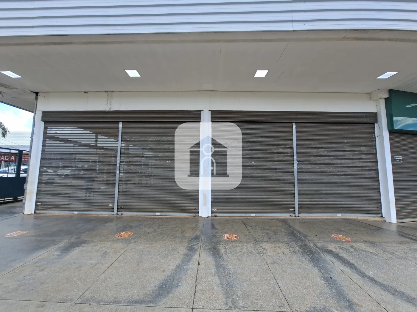 Alugar Comercial / Loja em Uberl&acirc;ndia R$ 4.972,00 - Foto 1