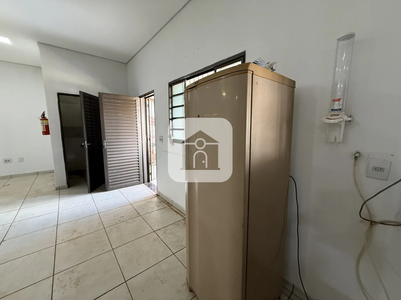 Alugar Comercial / Loja em Uberl&acirc;ndia R$ 3.400,00 - Foto 2