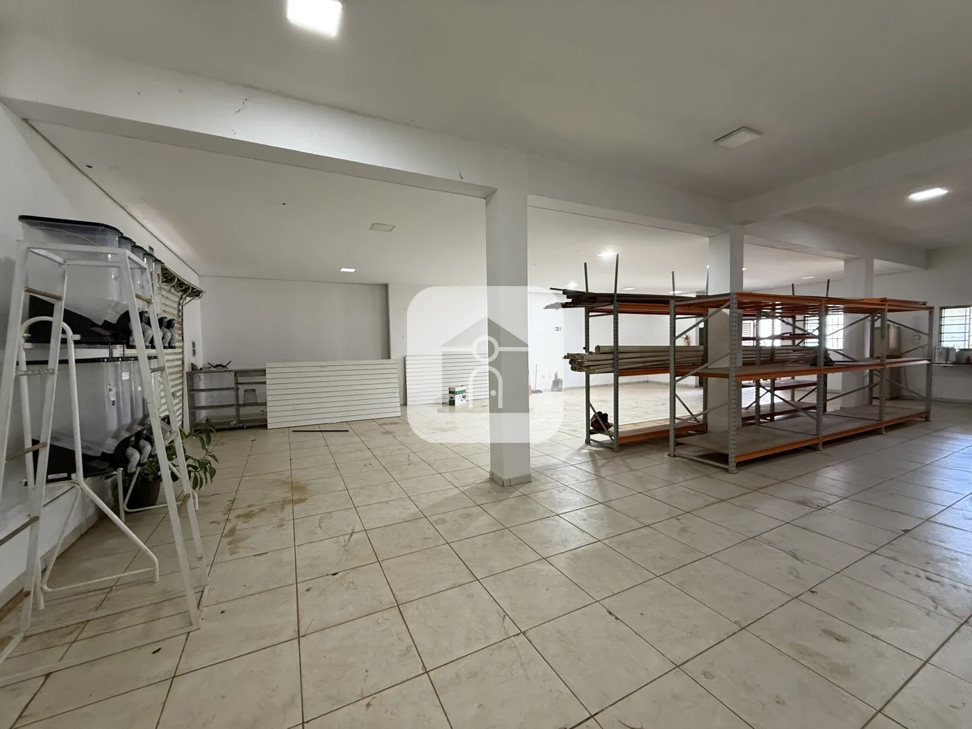 Alugar Comercial / Loja em Uberl&acirc;ndia R$ 3.400,00 - Foto 11