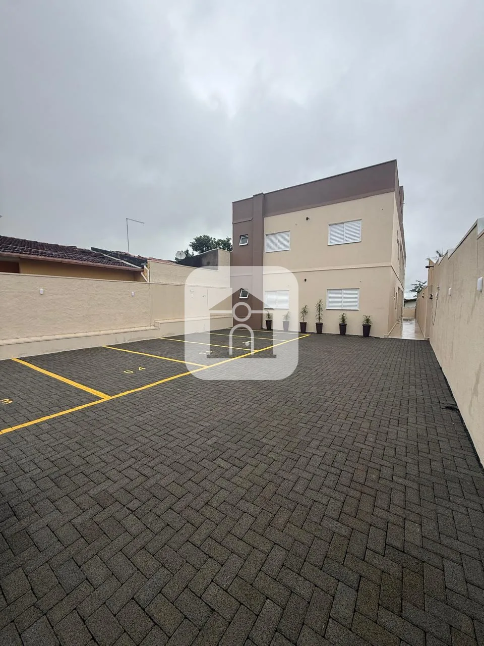 Alugar Apartamento / Padr&atilde;o em Araguari R$ 2.000,00 - Foto 3