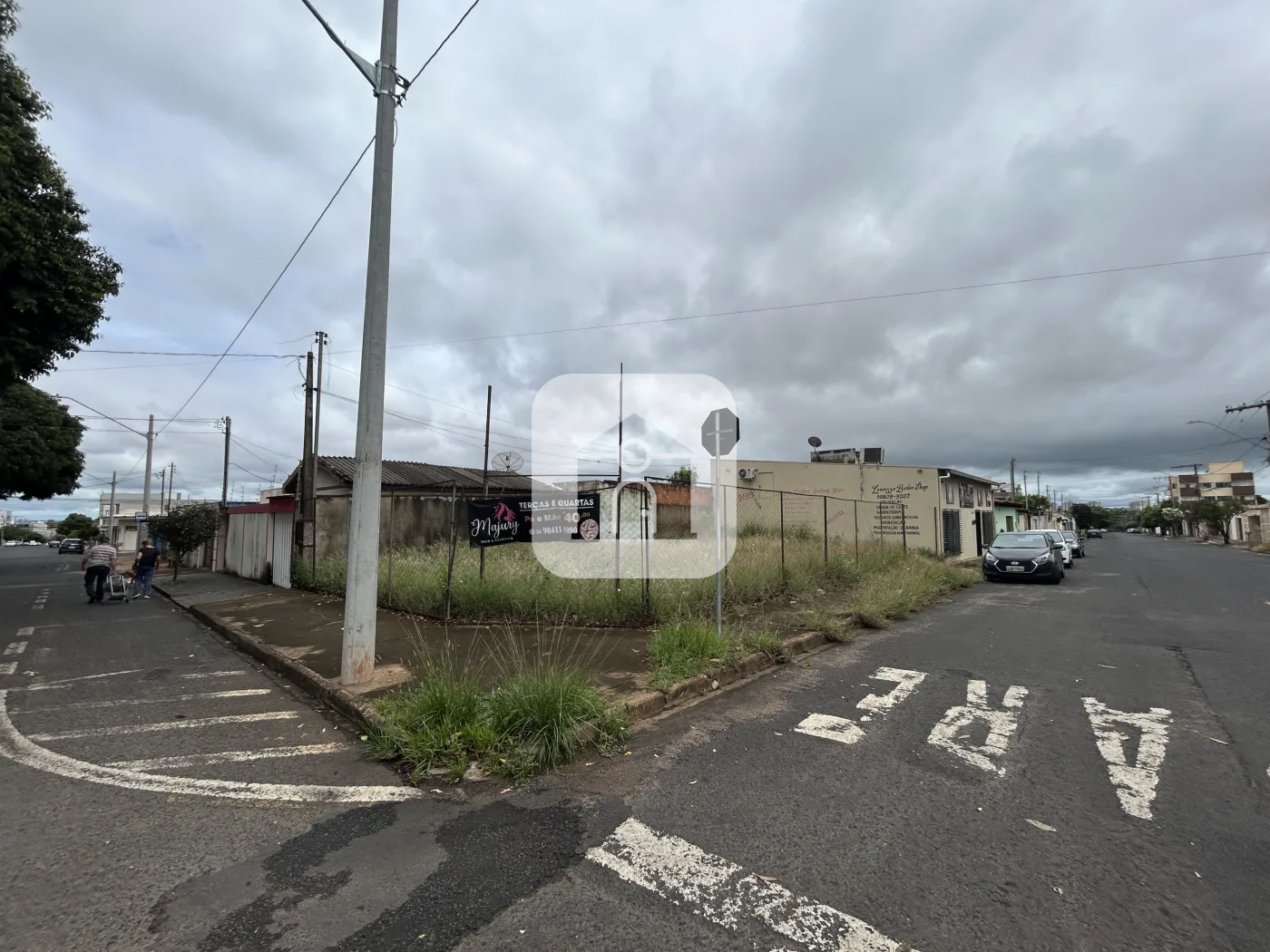 Alugar Terreno / &Aacute;rea em Uberl&acirc;ndia R$ 1.200,00 - Foto 1