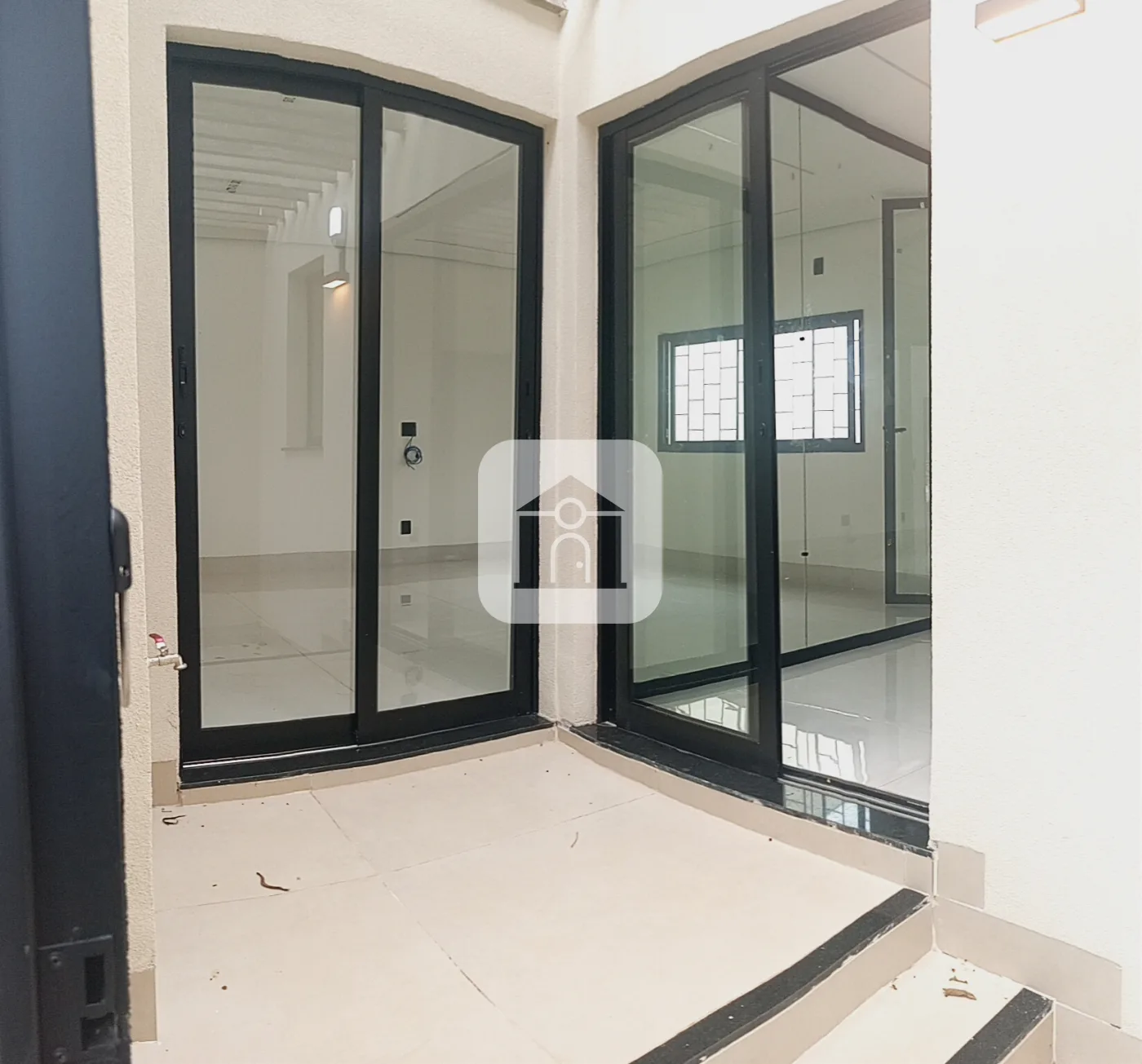 Alugar Comercial / Sala Comercial em Uberl&acirc;ndia R$ 2.500,00 - Foto 8