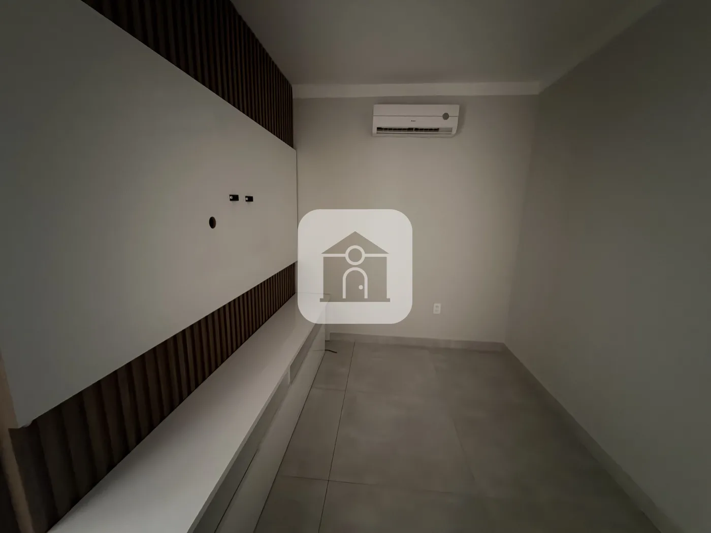 Alugar Casa / Condom&iacute;nio ou Loteamento Fechado em Uberlandia R$ 5.500,00 - Foto 2