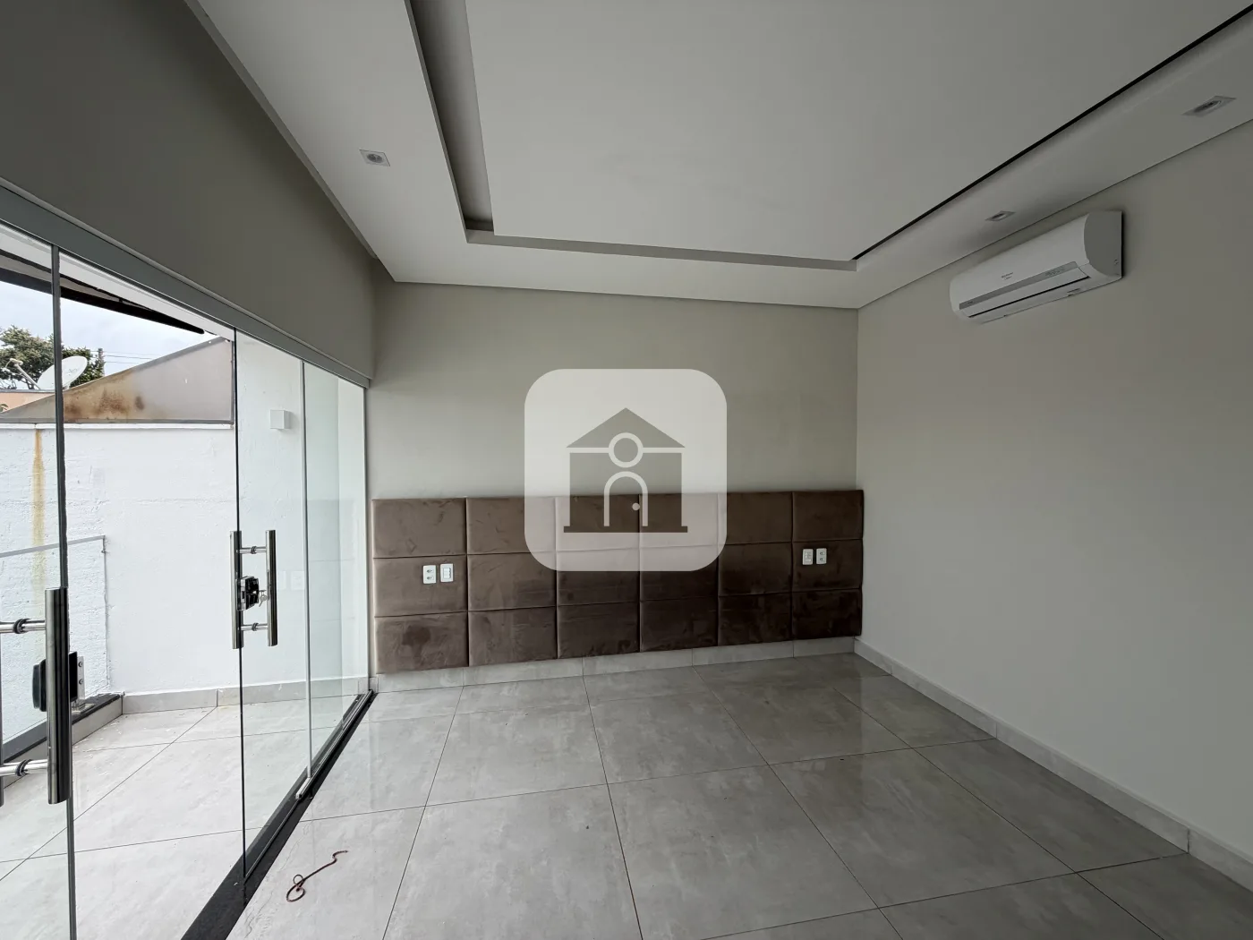 Alugar Casa / Condom&iacute;nio ou Loteamento Fechado em Uberlandia R$ 5.500,00 - Foto 4