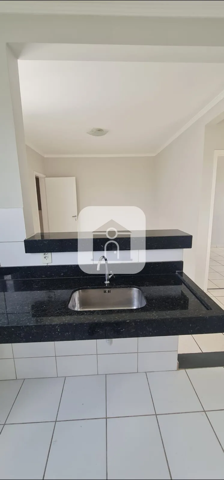 Alugar Apartamento / Padr&atilde;o em Uberl&acirc;ndia R$ 930,00 - Foto 1