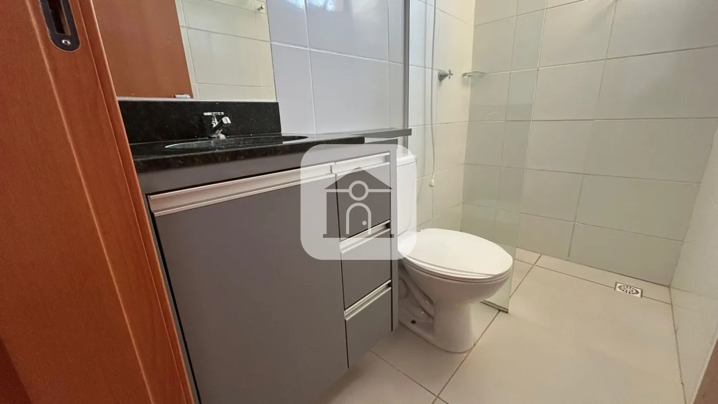Alugar Apartamento / Padr&atilde;o em Uberlandia R$ 1.900,00 - Foto 1