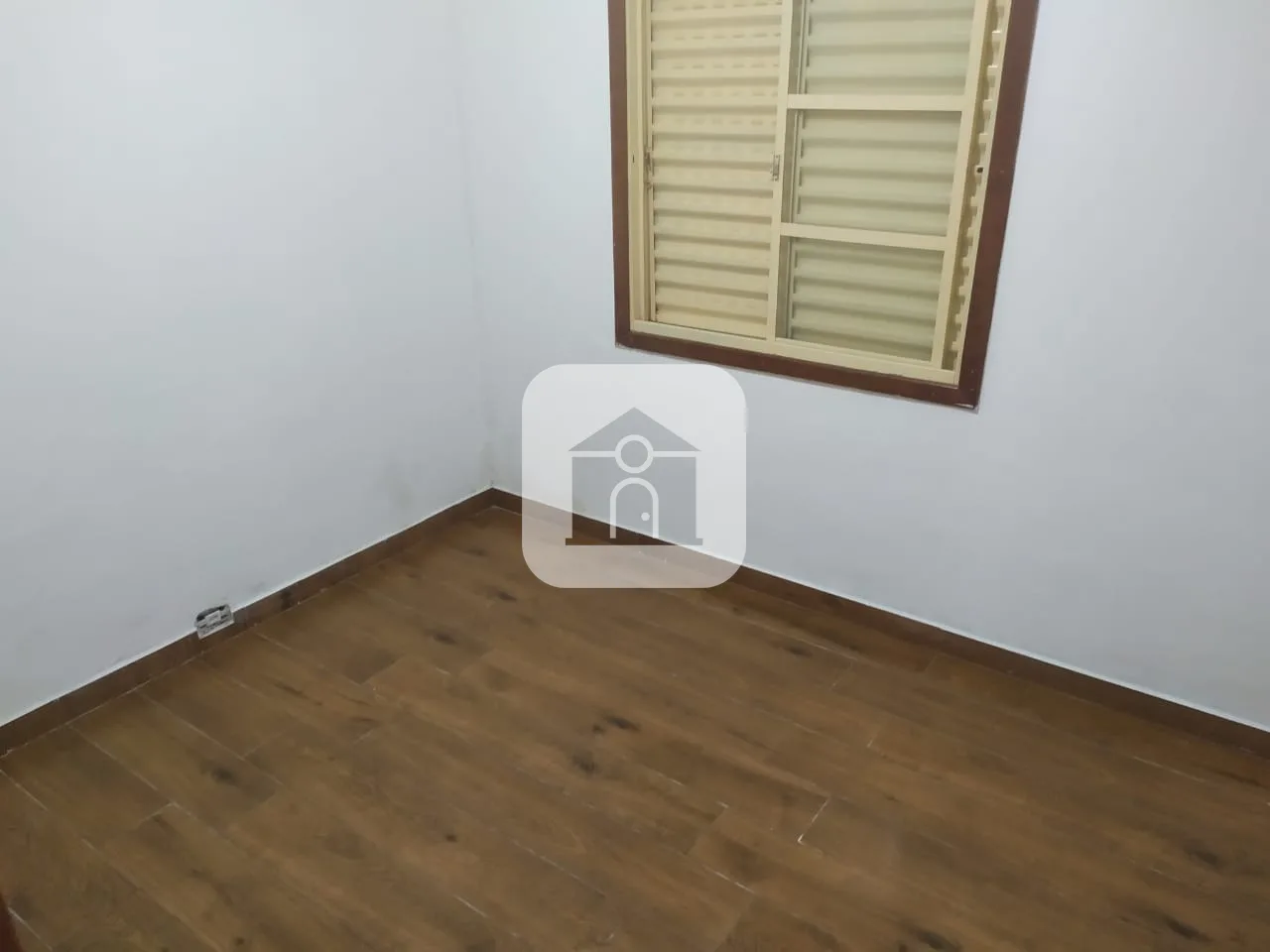 Alugar Casa / Padr&atilde;o em Uberl&acirc;ndia R$ 3.000,00 - Foto 2