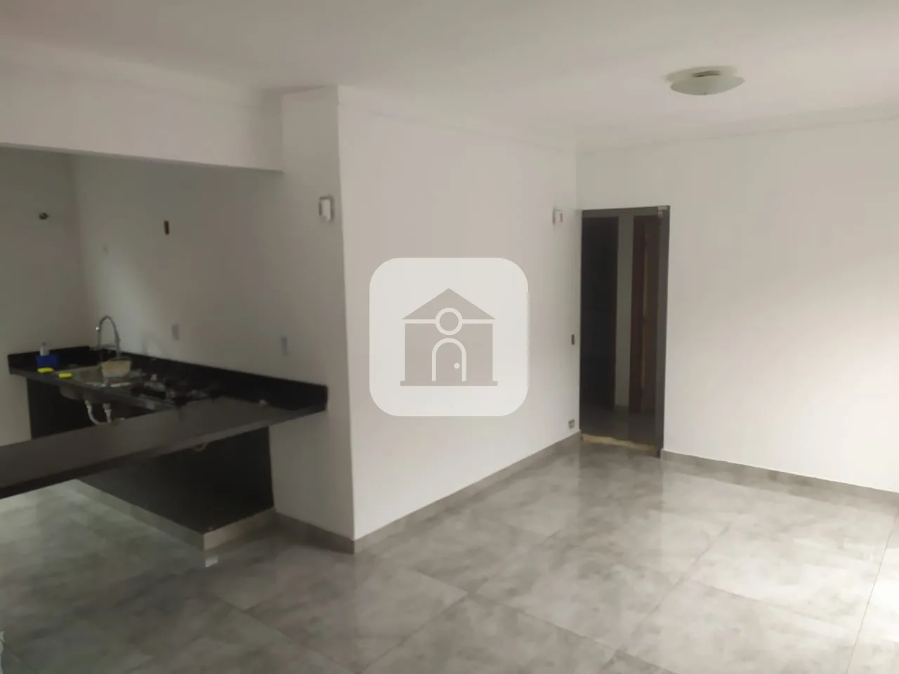 Alugar Casa / Padr&atilde;o em Uberl&acirc;ndia R$ 3.000,00 - Foto 12