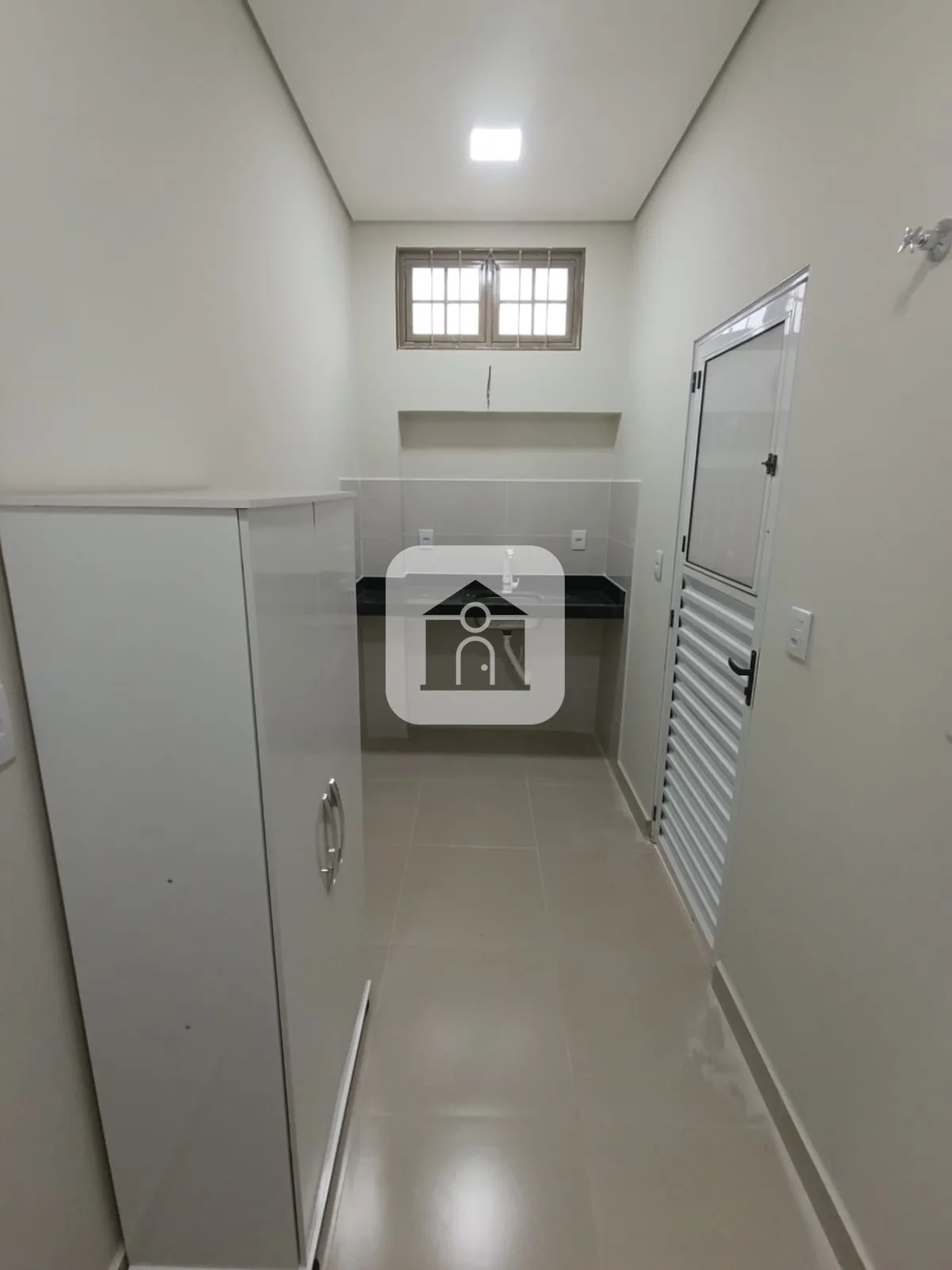 Alugar Apartamento / Quitinete em Uberl&acirc;ndia R$ 1.350,00 - Foto 7