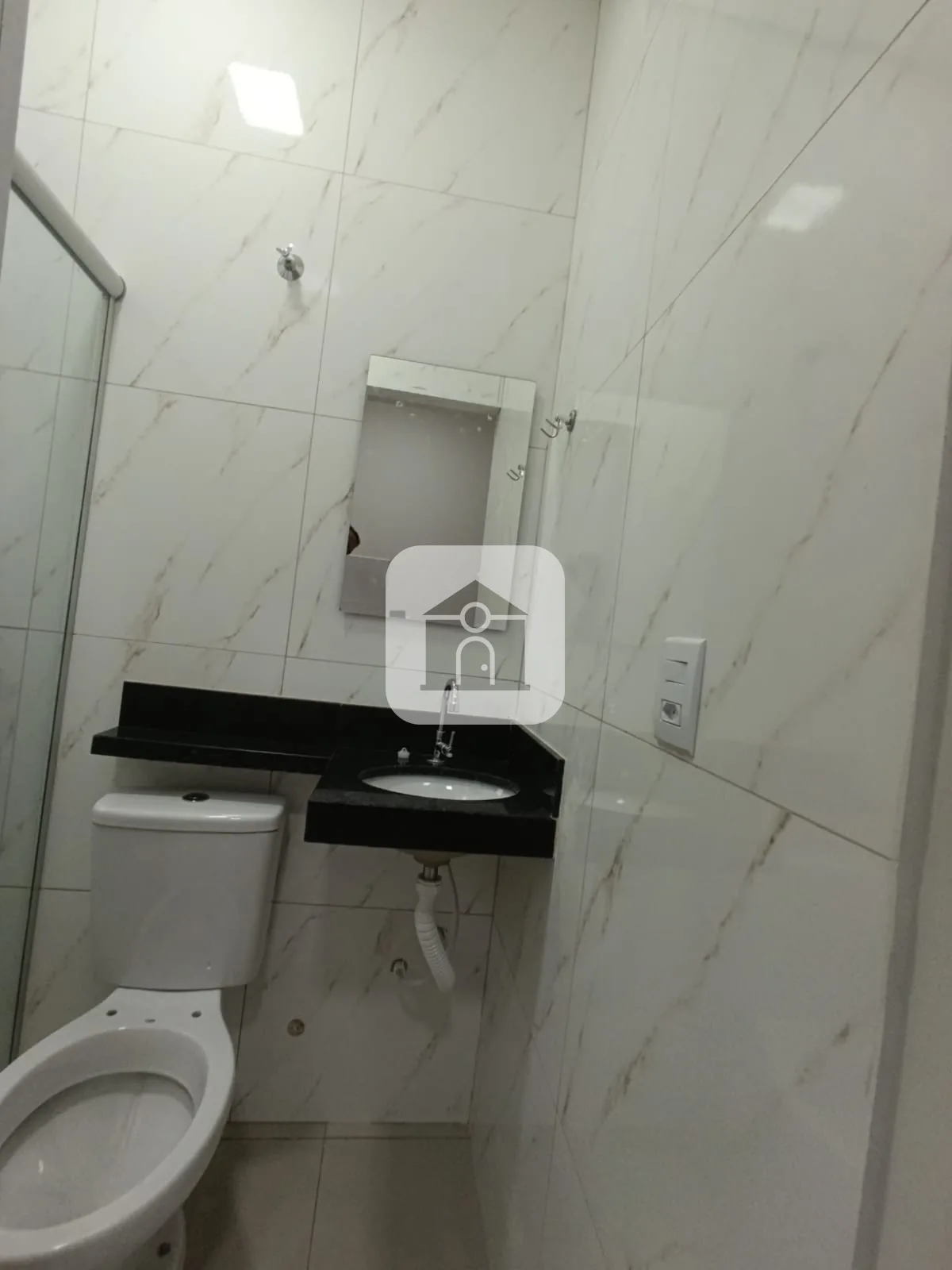 Alugar Apartamento / Quitinete em Uberl&acirc;ndia R$ 1.350,00 - Foto 3