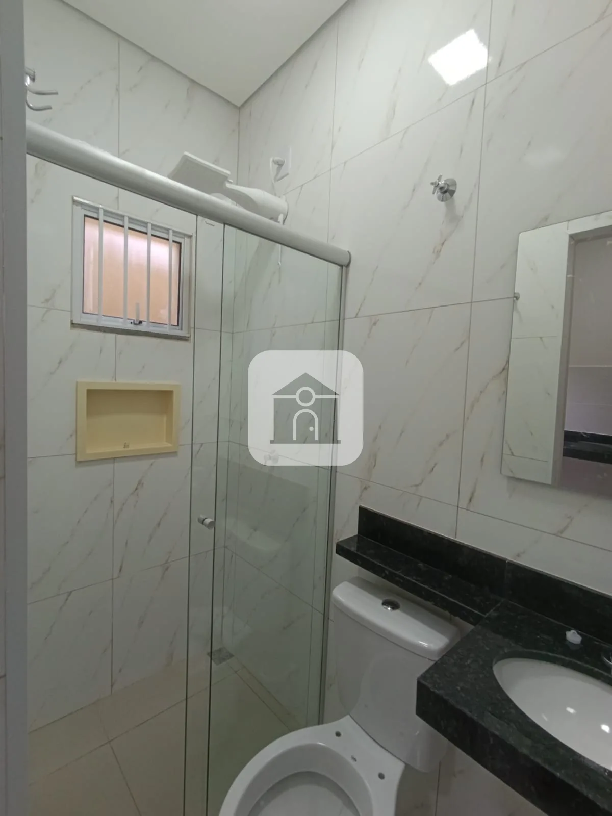 Alugar Apartamento / Quitinete em Uberl&acirc;ndia R$ 1.350,00 - Foto 4