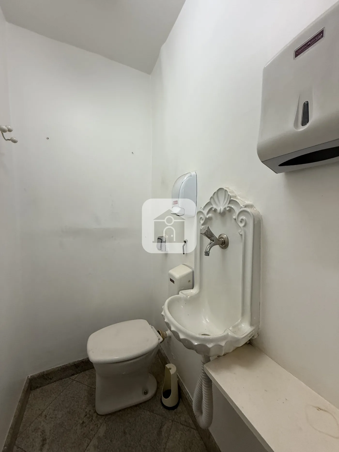 Alugar Comercial / Cl&iacute;nica em Uberl&acirc;ndia R$ 6.000,00 - Foto 1