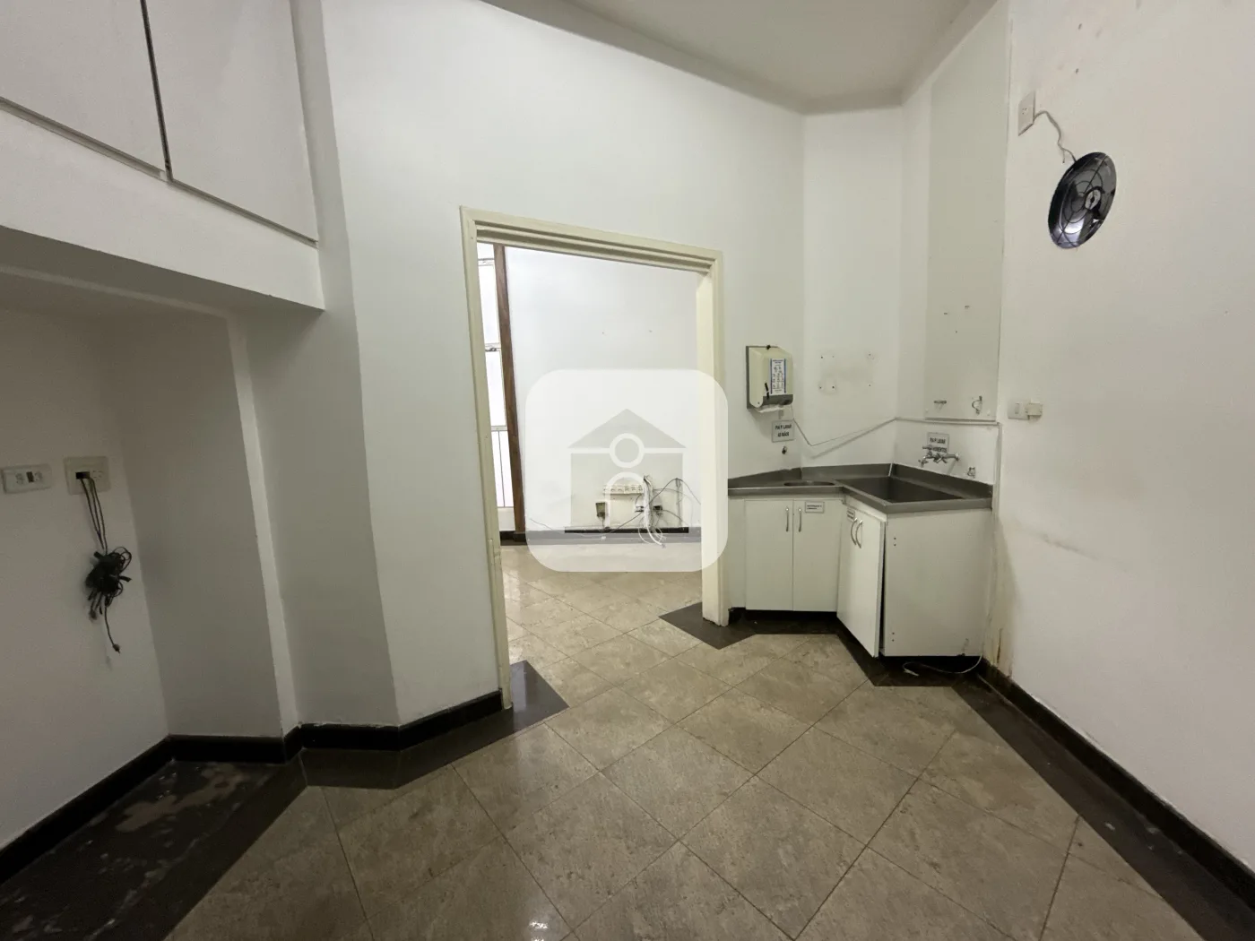 Alugar Comercial / Cl&iacute;nica em Uberl&acirc;ndia R$ 6.000,00 - Foto 3