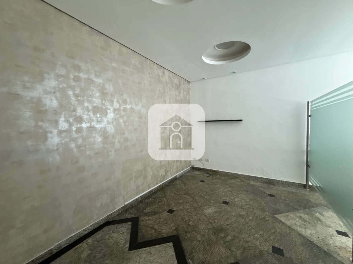 Alugar Comercial / Cl&iacute;nica em Uberl&acirc;ndia R$ 6.000,00 - Foto 8