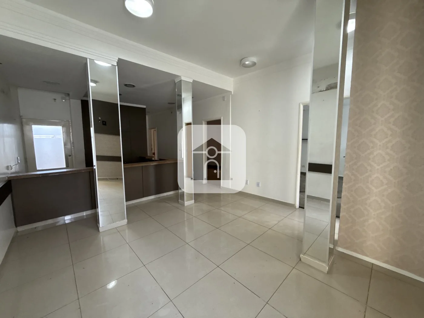 Alugar Comercial / Cl&iacute;nica em Uberl&acirc;ndia R$ 6.000,00 - Foto 10