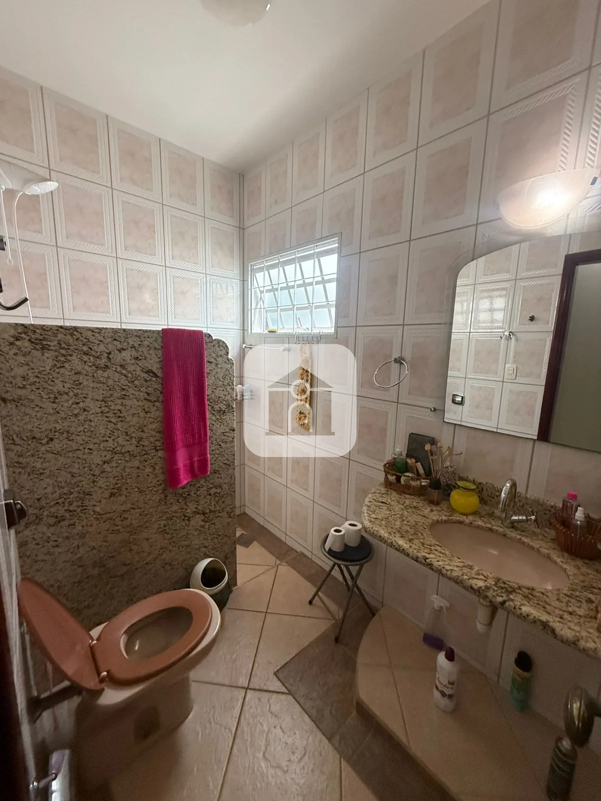Alugar Casa / Padr&atilde;o em Araguari R$ 2.900,00 - Foto 9
