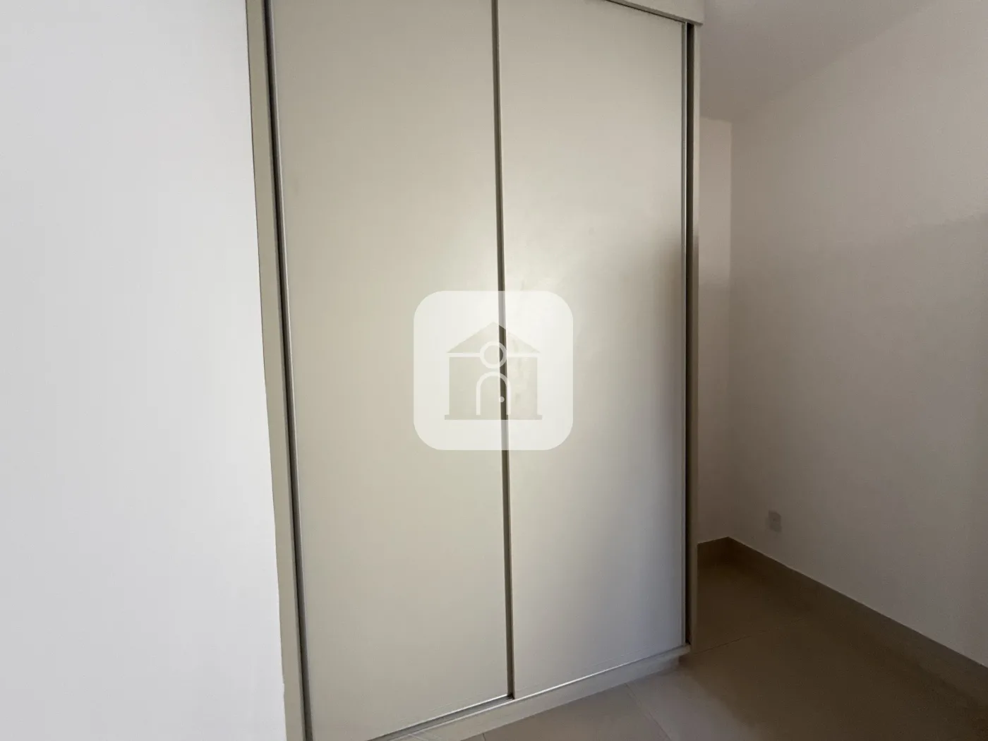 Alugar Casa / Padr&atilde;o em Uberl&acirc;ndia R$ 2.500,00 - Foto 1