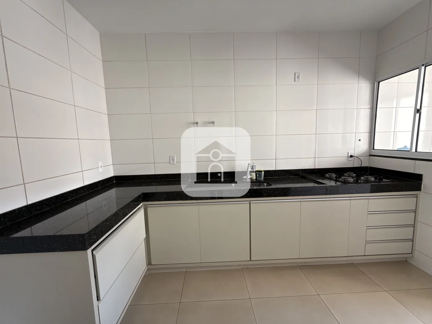Alugar Casa / Padr&atilde;o em Uberl&acirc;ndia R$ 2.500,00 - Foto 9