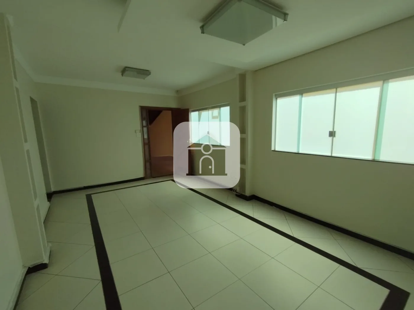 Alugar Casa / Padr&atilde;o em Uberl&acirc;ndia R$ 3.800,00 - Foto 17