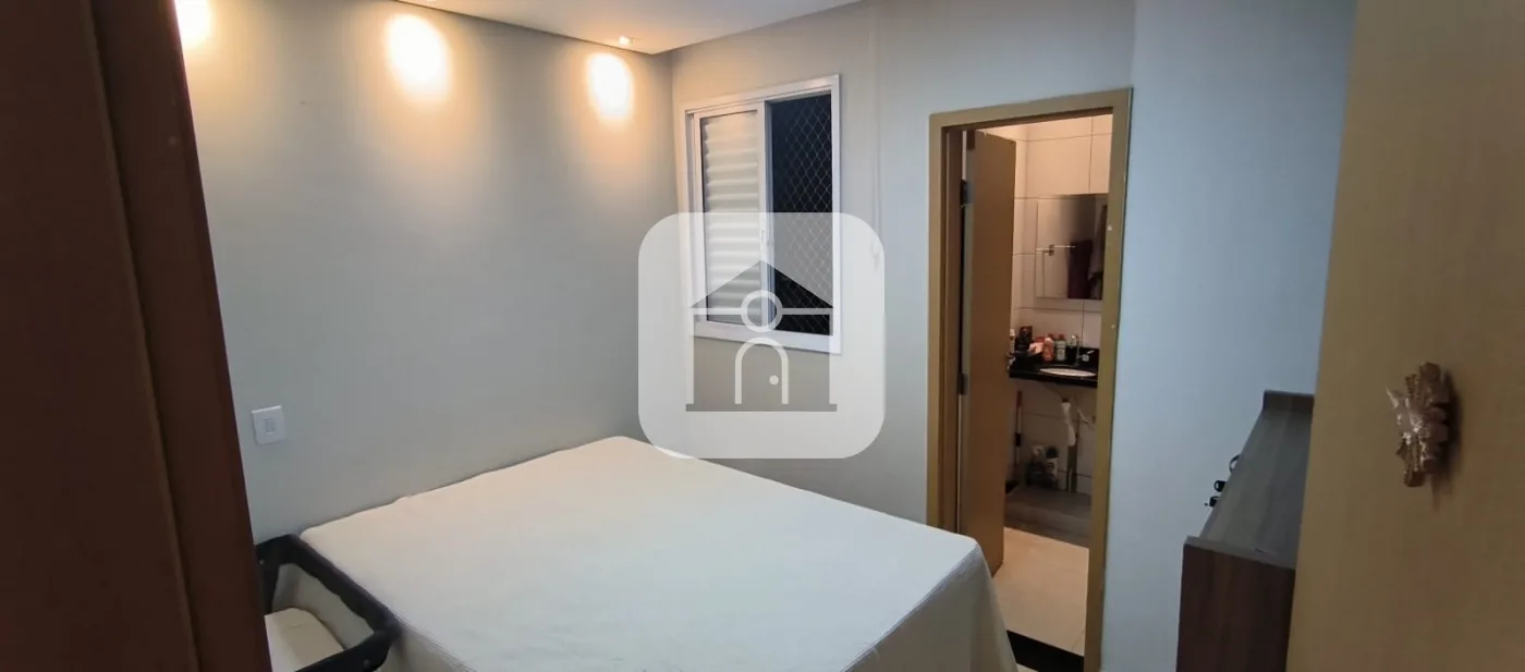 Comprar Apartamento / Padr&atilde;o em Uberlandia R$ 320.000,00 - Foto 5