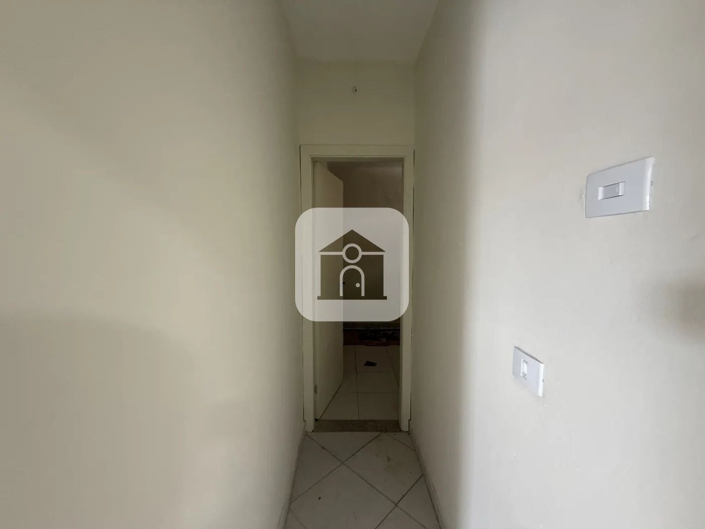 Alugar Casa / Padr&atilde;o em Uberl&acirc;ndia R$ 1.500,00 - Foto 2