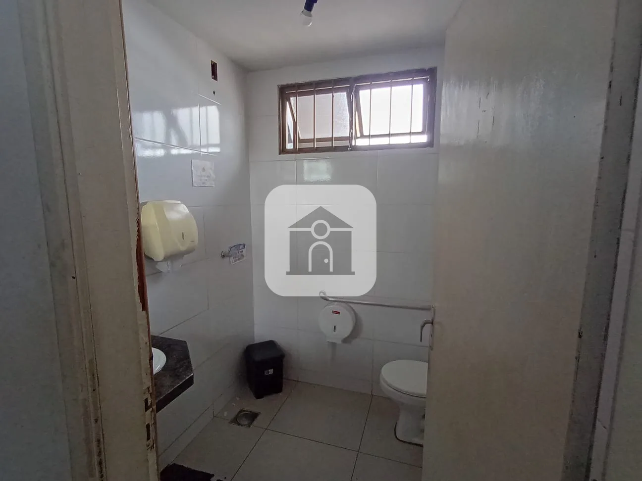 Alugar Comercial / Galp&atilde;o em Uberl&acirc;ndia R$ 8.800,00 - Foto 2