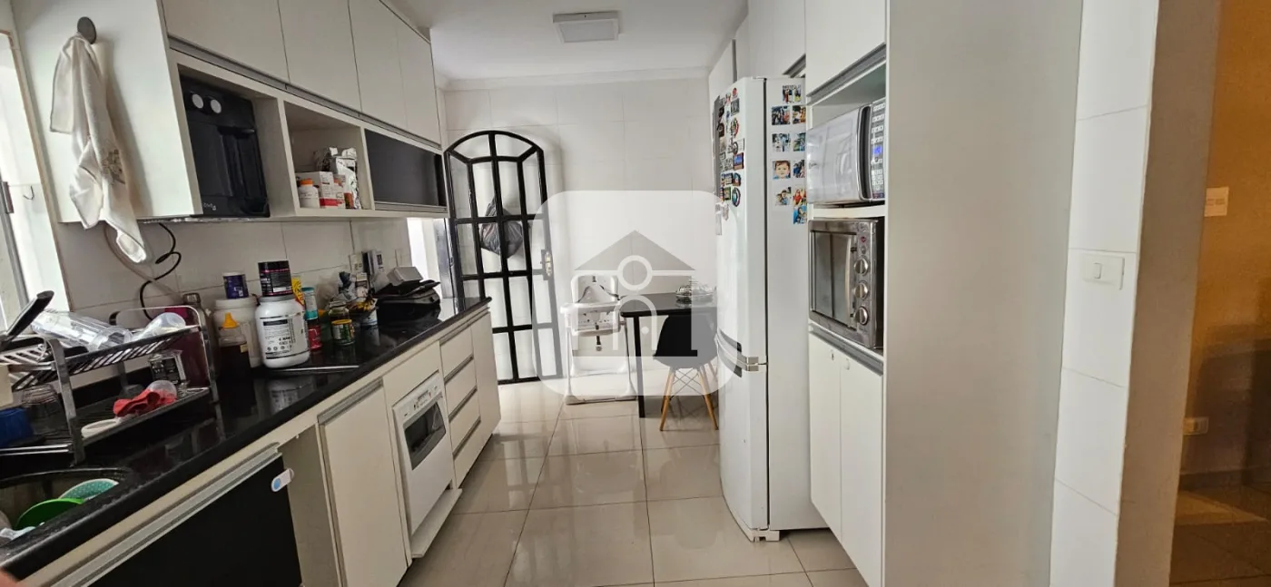 Alugar Casa / Padr&atilde;o em Uberl&acirc;ndia R$ 6.000,00 - Foto 4